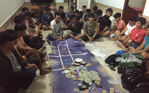 Bình Thuận: Con bạc sát phạt bằng hình thức xóc đĩa, mỗi lần chơi 100 triệu đồng