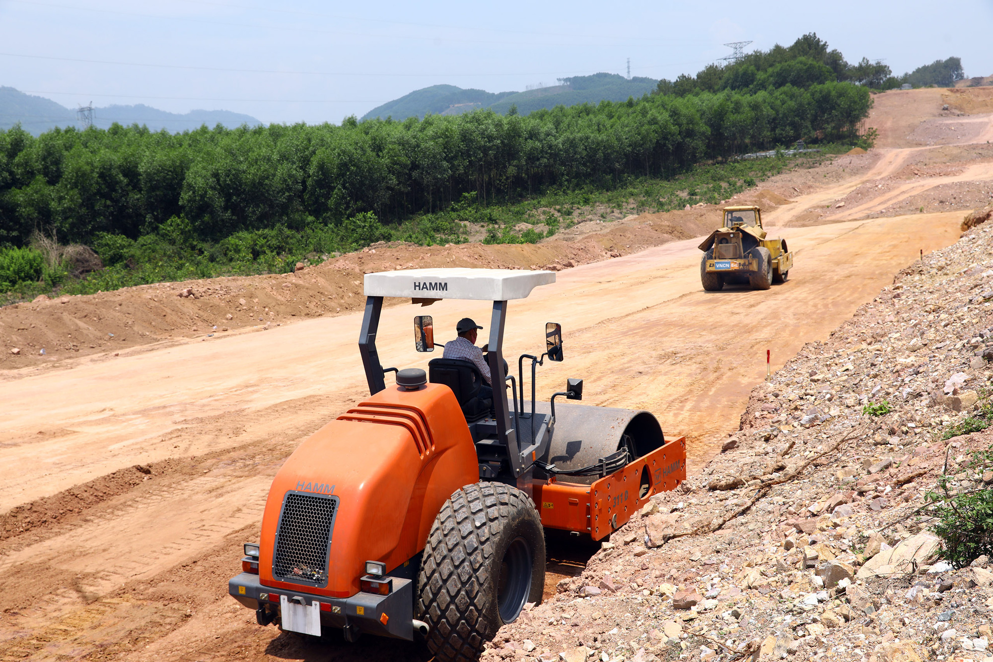 Dừng thành lập Tổ công tác liên ngành: Cao tốc Bắc - Nam triển khai ra sao? - Ảnh 1.