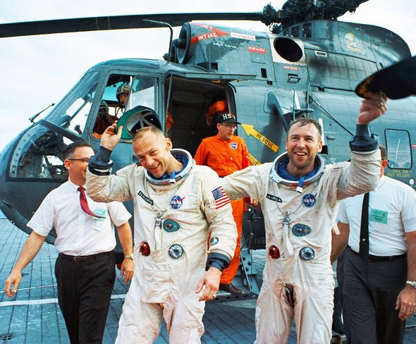 Jim Lovell trả lời những nghi vấn về cuộc đổ bộ Mặt trăng của Apollo 13 - Ảnh 2.