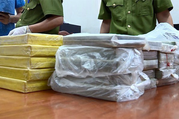 NÓNG: Chặn ôtô chở 54 bánh heroin trên cao tốc Hà Nội - Hải Phòng - Ảnh 1.