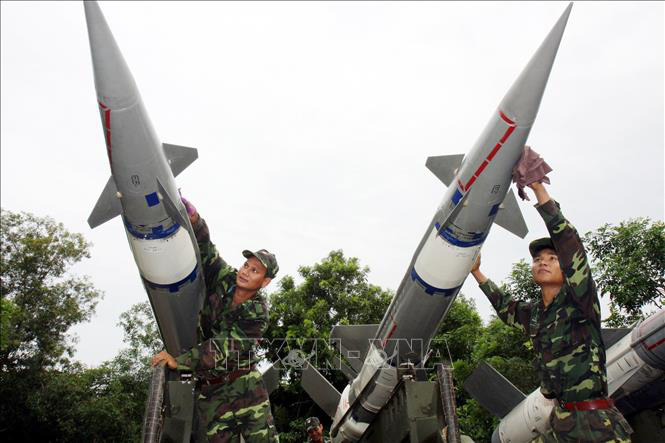 Bộ đội Tên lửa phòng không Việt Nam sử dụng vũ khí hiện đại, sẵn sàng chiến đấu - Ảnh 4.