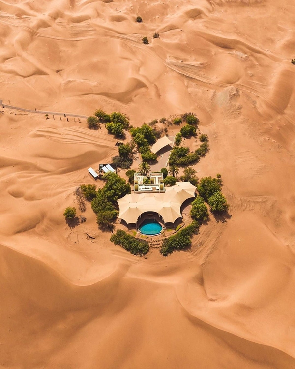 Resort 5 sao xây giữa sa mạc cát lớn nhất thế giới - Ảnh 2.