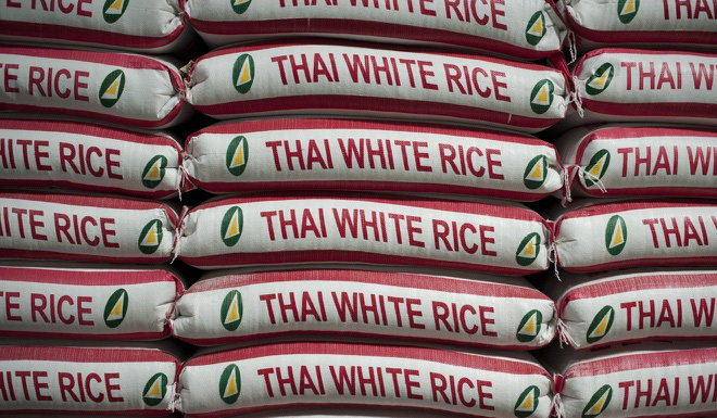 Thái Lan tụt hạng, xếp dưới Việt Nam về xuất khẩu gạo - Ảnh 1.