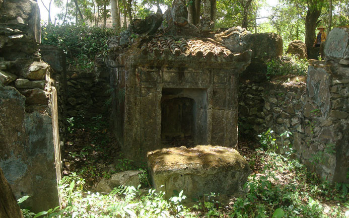 Phú Yên: Làng quê này có nhiều ngôi mộ cổ bí ẩn, hình thù kỳ dị nhất cả nước