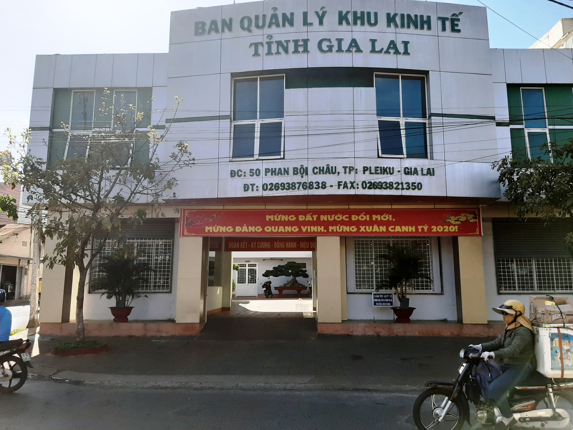 Cán bộ Khu kinh tế tỉnh Gia Lai để người nhà &quot;nhận tiền doanh nghiệp&quot; - Ảnh 1.