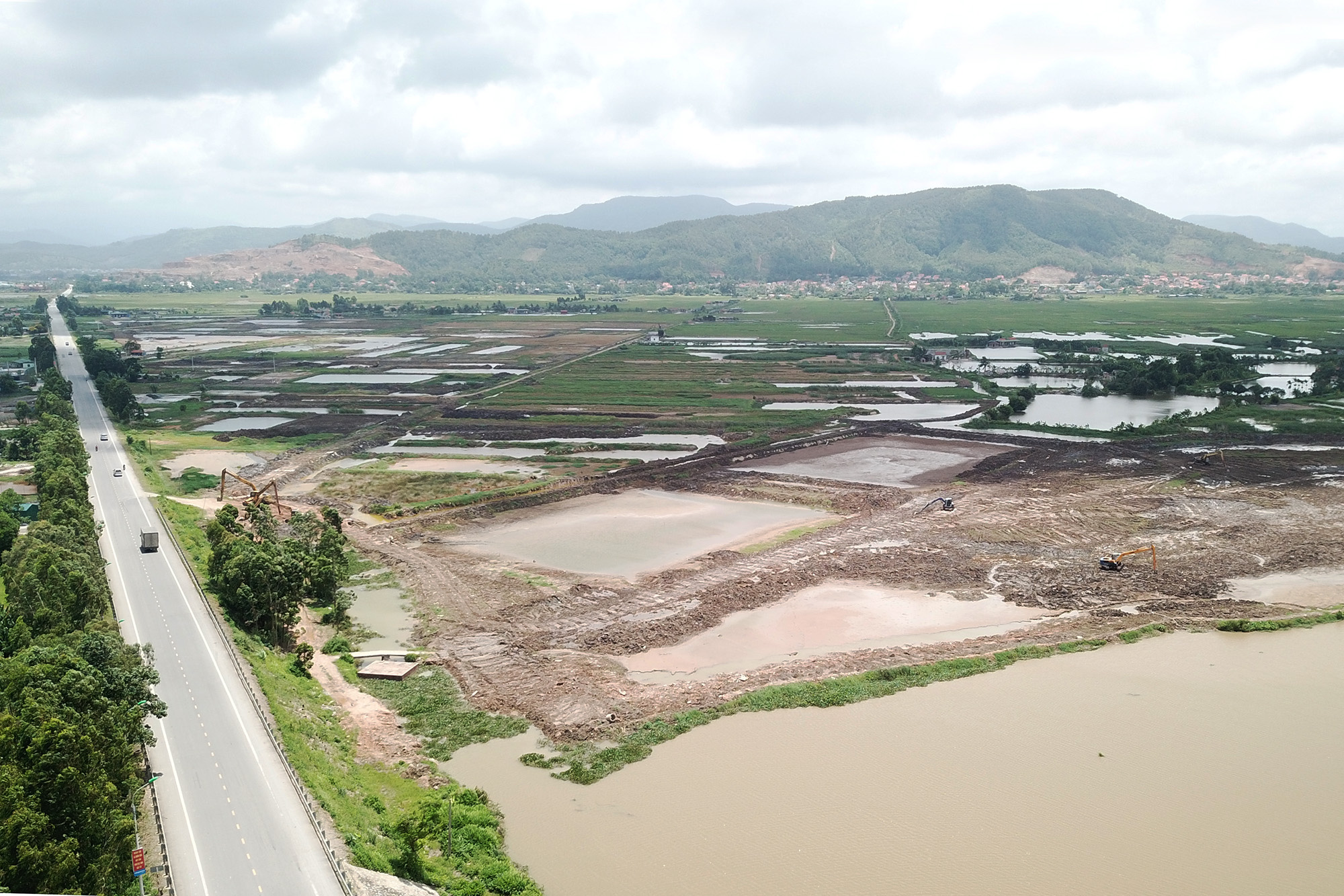 Thị xã Quảng Yên chính thức trở thành đô thị loại III trực thuộc tỉnh Quảng Ninh  - Ảnh 2.