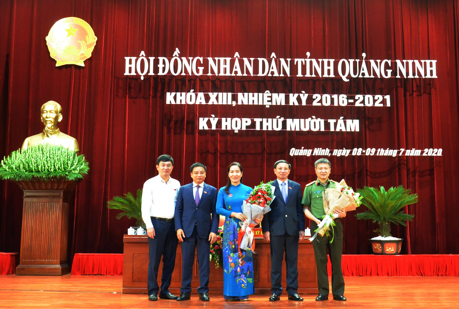 Nữ Phó Chủ tịch UBND tỉnh Quảng Ninh vừa được bầu là ai? - Ảnh 2.