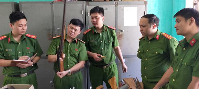 Công an huyện Quan Hóa (Thanh Hóa) liên tiếp triệt xóa nhiều điểm chế tạo súng, thuốc súng và đạn tự chế - Ảnh 2.