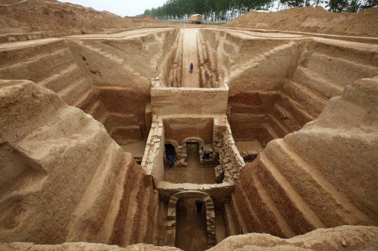 Rùng rợn tục chôn sống người để trấn yểm ở Trung Quốc thời cổ - Ảnh 1.