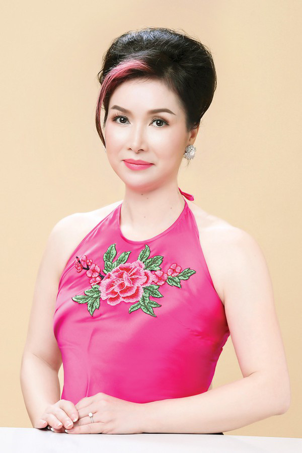 &quot;Hoa hậu Việt Nam đầu tiên&quot; từ chối đại gia, &quot;ở ẩn&quot; khỏi showbiz vì &quot;tình yêu sét đánh&quot; giờ ra sao? - Ảnh 5.