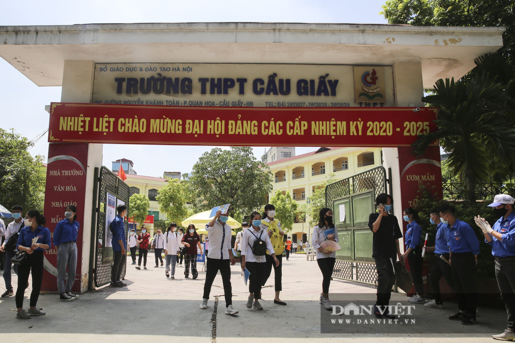 Kết thúc bài thi tổ hợp, thí sinh thi Khoa học Xã hội kêu khó, Khoa học Tự nhiên vừa sức. - Ảnh 1.