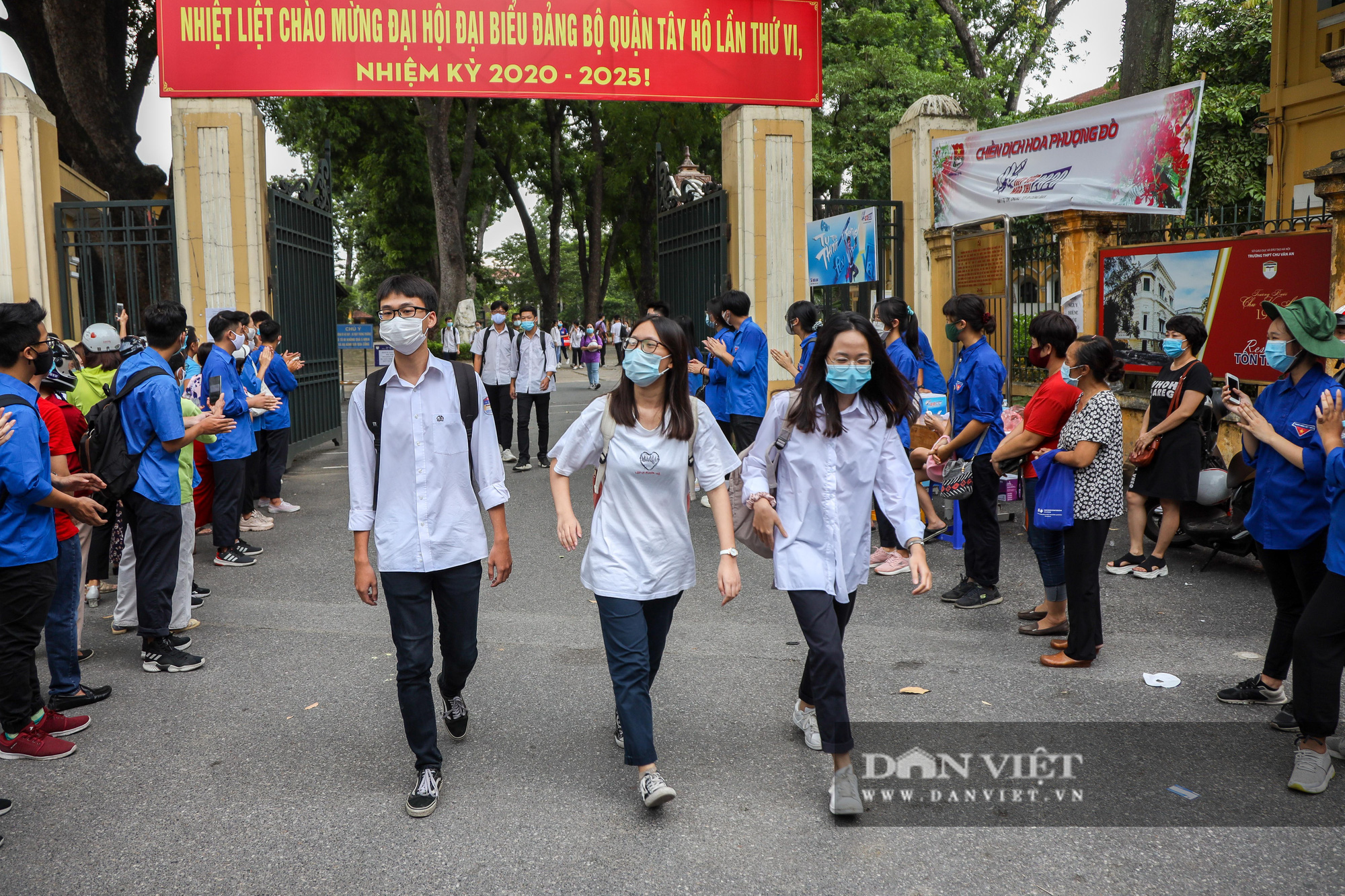 Sĩ tử thở phào nhẹ nhõm vì đề Tiếng Anh vừa sức, tự tin được 8 điểm trở lên - Ảnh 4.