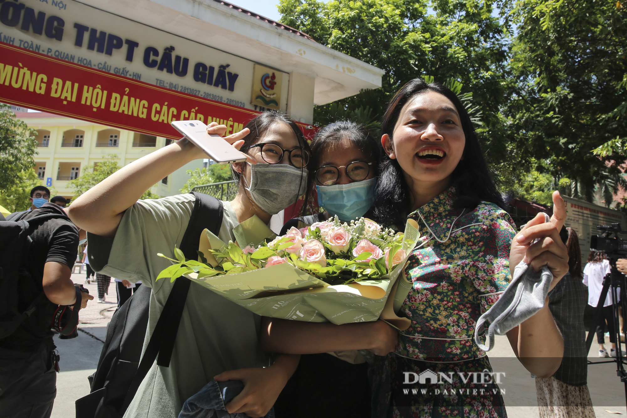 Kết thúc bài thi tổ hợp, thí sinh thi Khoa học Xã hội kêu khó, Khoa học Tự nhiên vừa sức. - Ảnh 7.