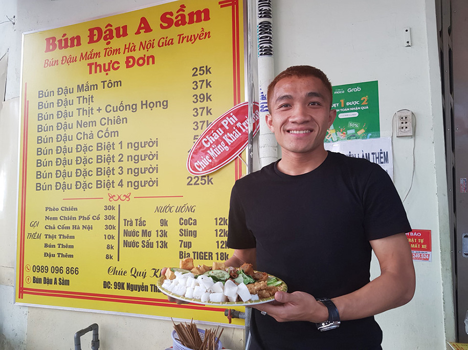 6 cầu thủ Việt vừa đá bóng giỏi, vừa &quot;hái tiền&quot; từ kinh doanh - Ảnh 7.