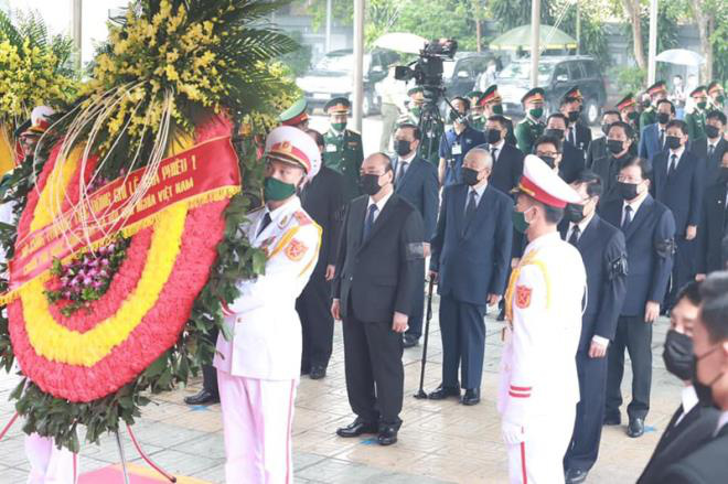 Trực tiếp: Quốc tang nguyên Tổng bí thư Lê Khả Phiêu - Ảnh 2.