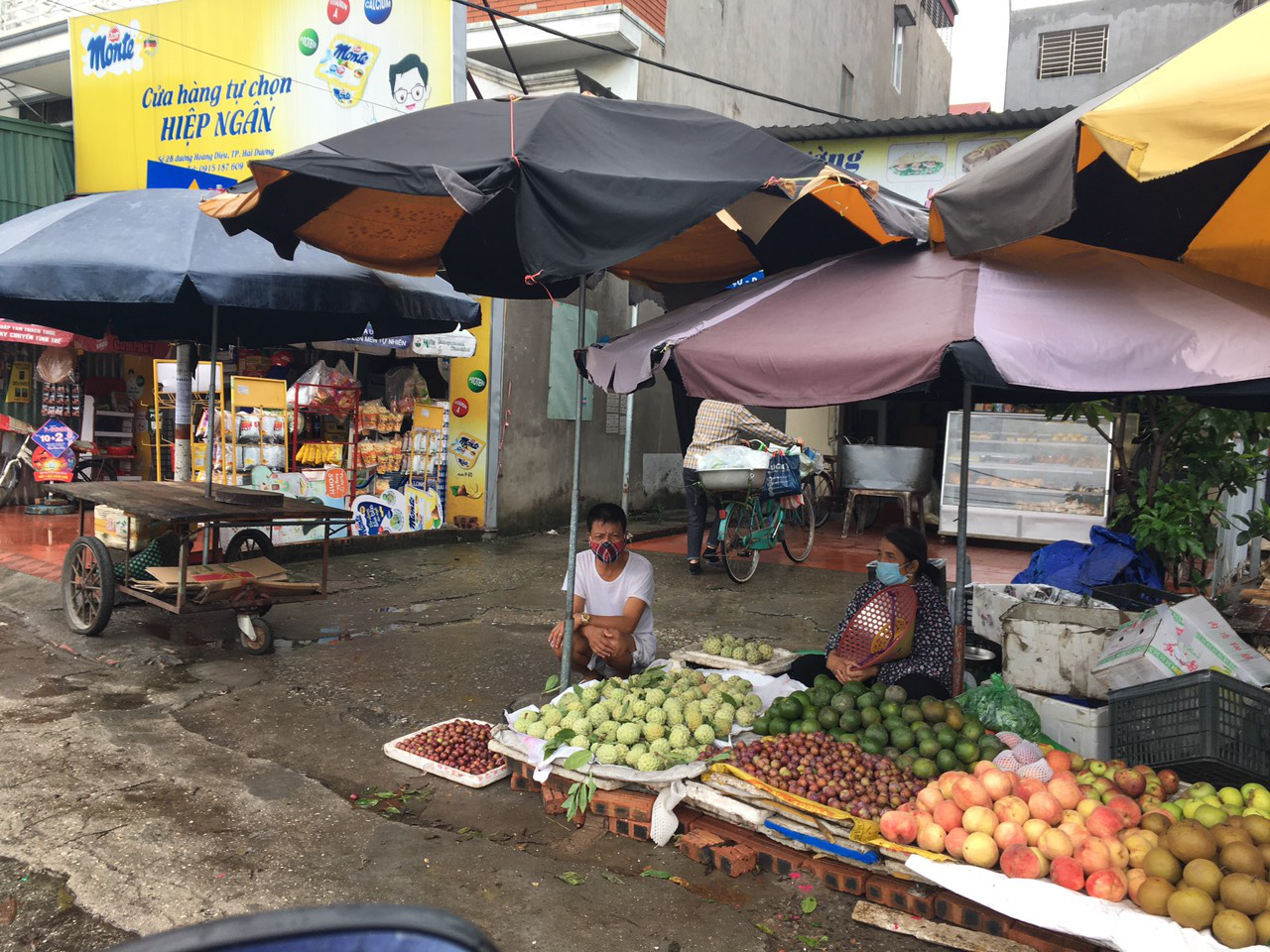 Đường phố vắng tanh, người dân TP Hải Dương nghiêm túc chấp hành quy định về cách ly xã hội - Ảnh 8.