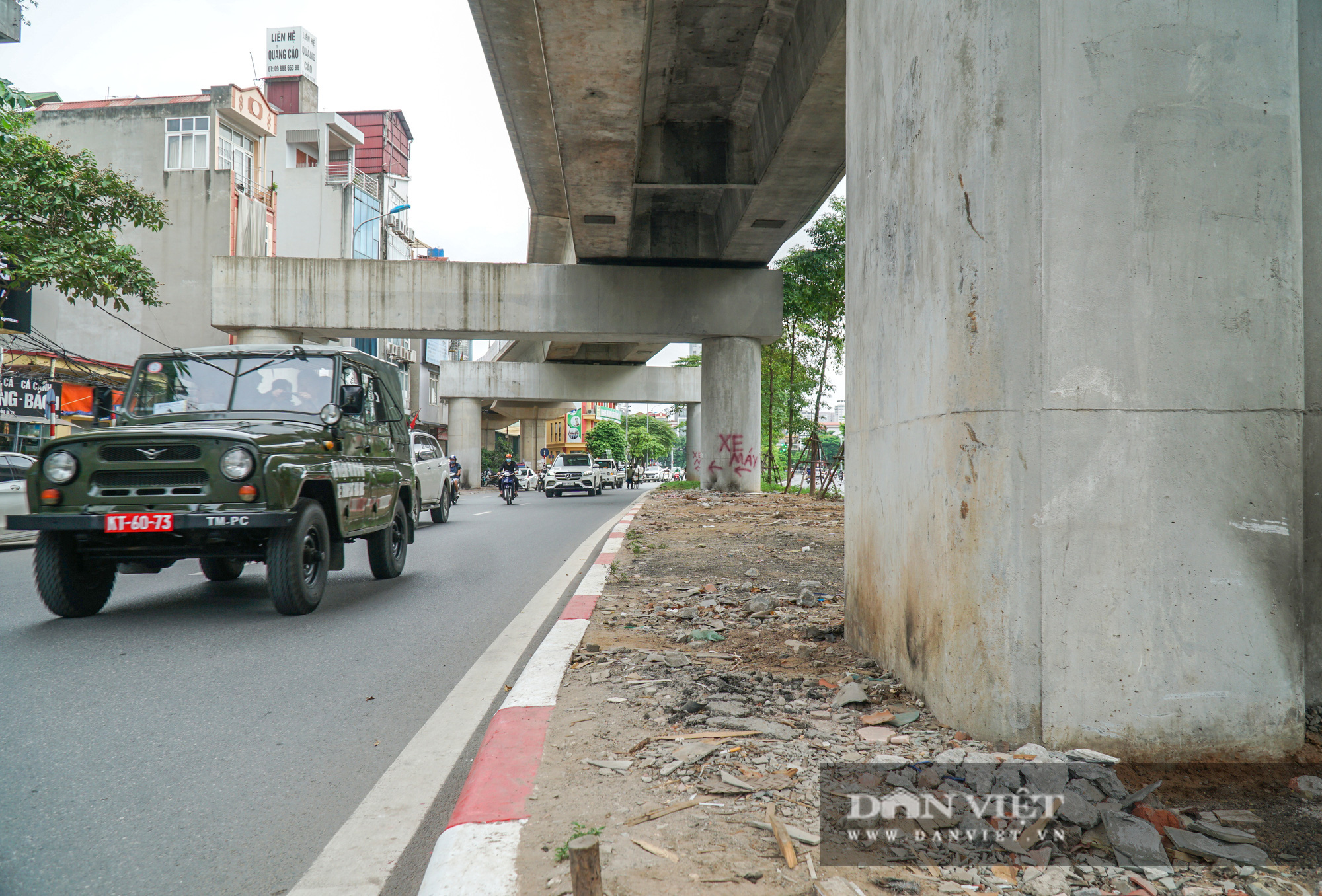 Hình ảnh xấu xí trên dọc tuyến đường sắt trên cao 8 lần   lỡ hẹn tiến độ - Ảnh 6.