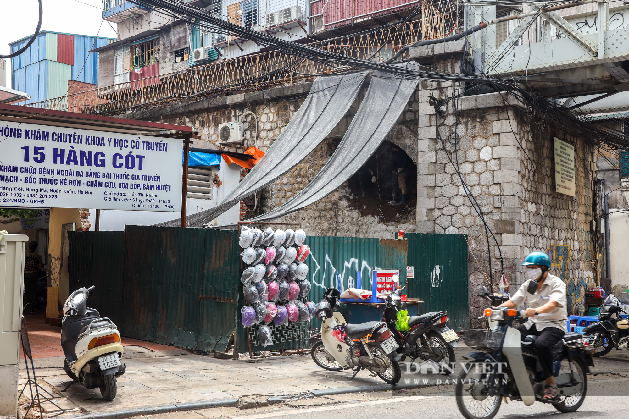 Hà Nội: Tiến hành thi công đục thông 5 vòm cầu Phùng Hưng - Ảnh 1.