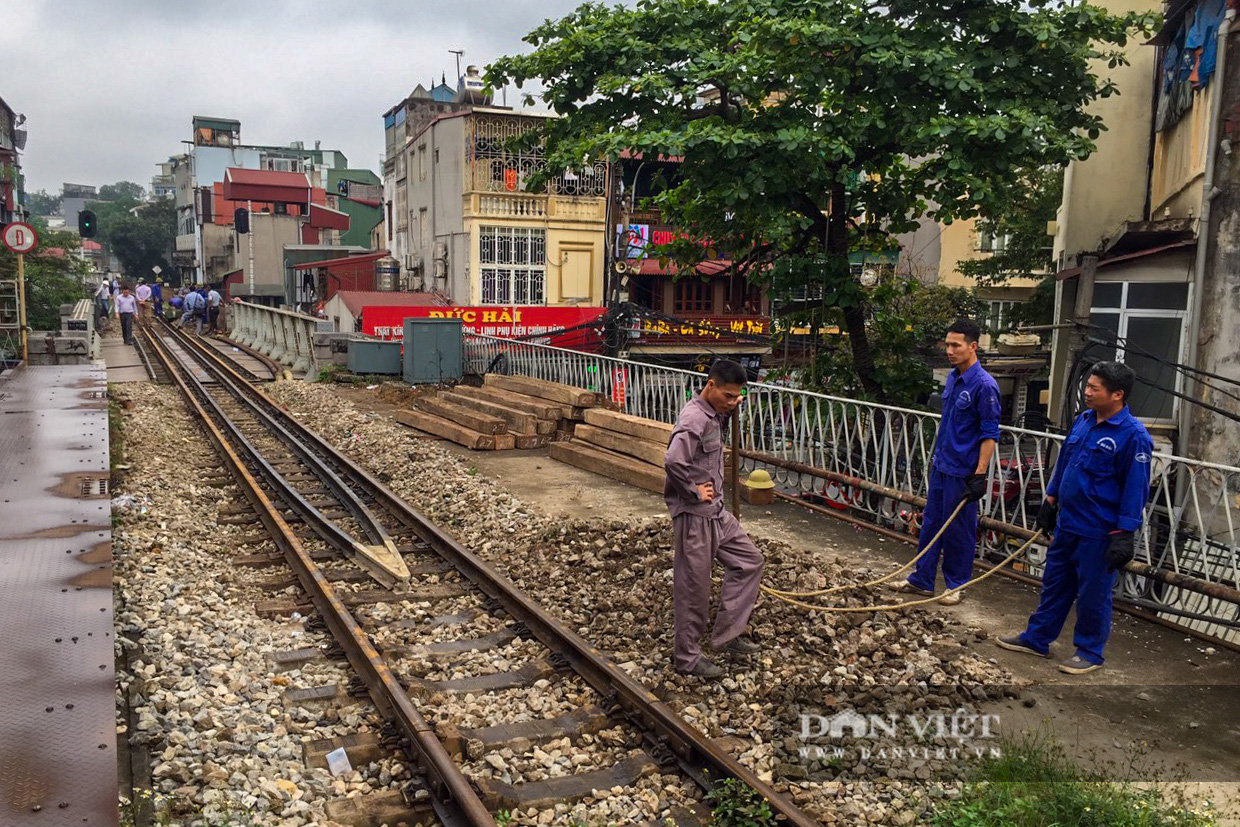 Hà Nội: Tiến hành thi công đục thông 5 vòm cầu Phùng Hưng - Ảnh 9.