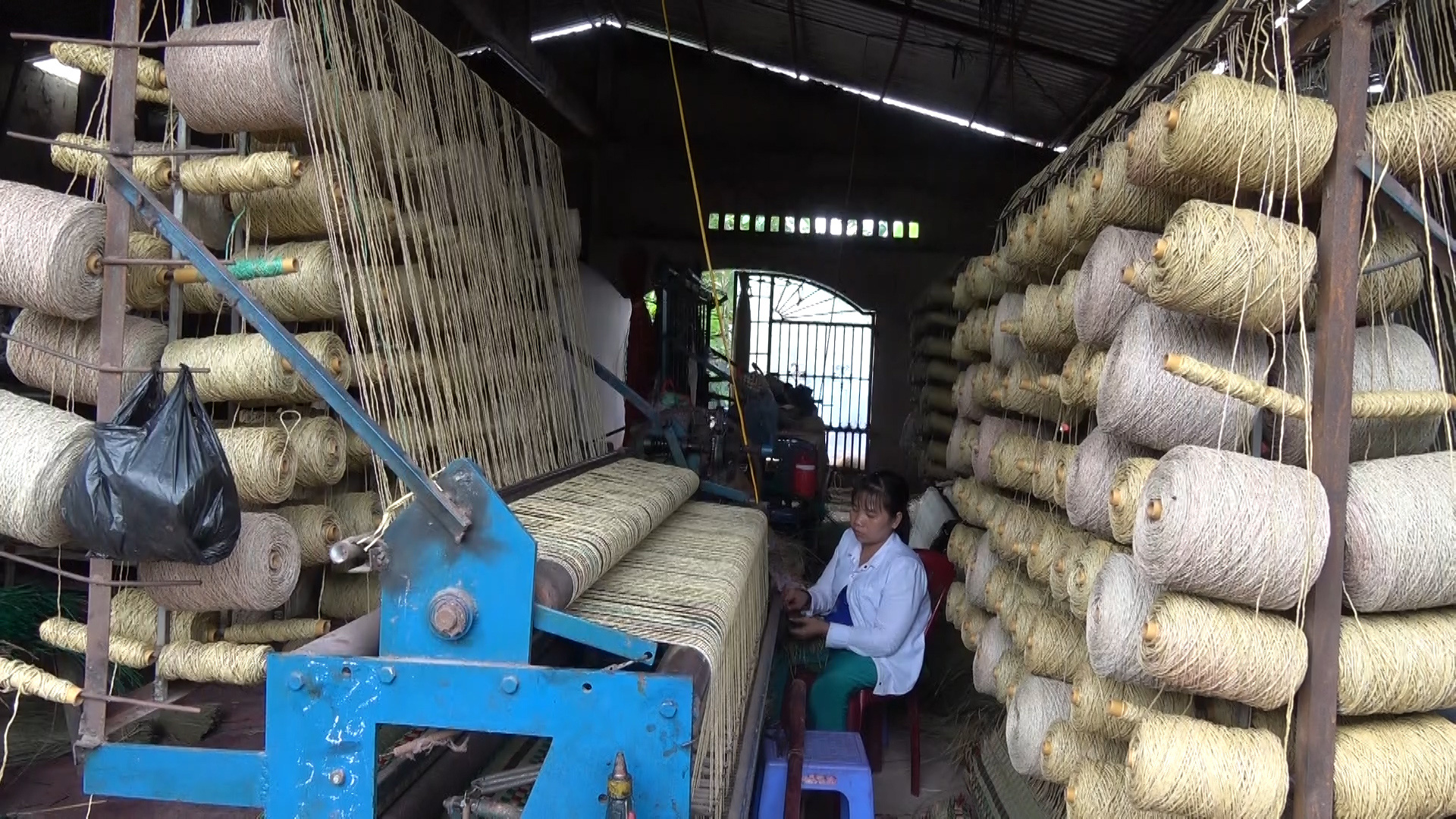 Kể chuyện làng: Trăm năm làng chiếu Định Yên - Ảnh 2.