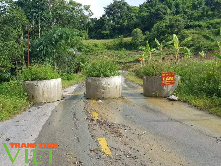 Điện Biên: Vì sao tuyến đường Tà Lèng - Mường Phăng bị sụt, nứt? - Ảnh 1.