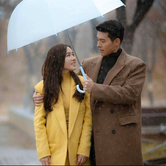 Loạt ảnh Hyun Bin - Son Ye Jin đắm đuối, ngọt ngào từ hậu trường đến màn ảnh bất ngờ bị &quot;đào lại&quot; - Ảnh 5.