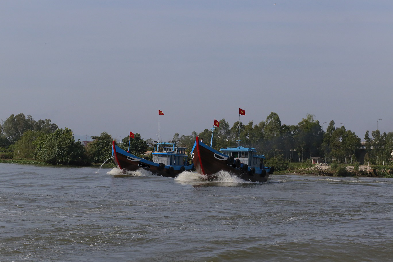 Quảng Nam: Tàu không số vượt trạm biên phòng bị kiểm tra phát hiện ra thi thể ngư dân - Ảnh 1.