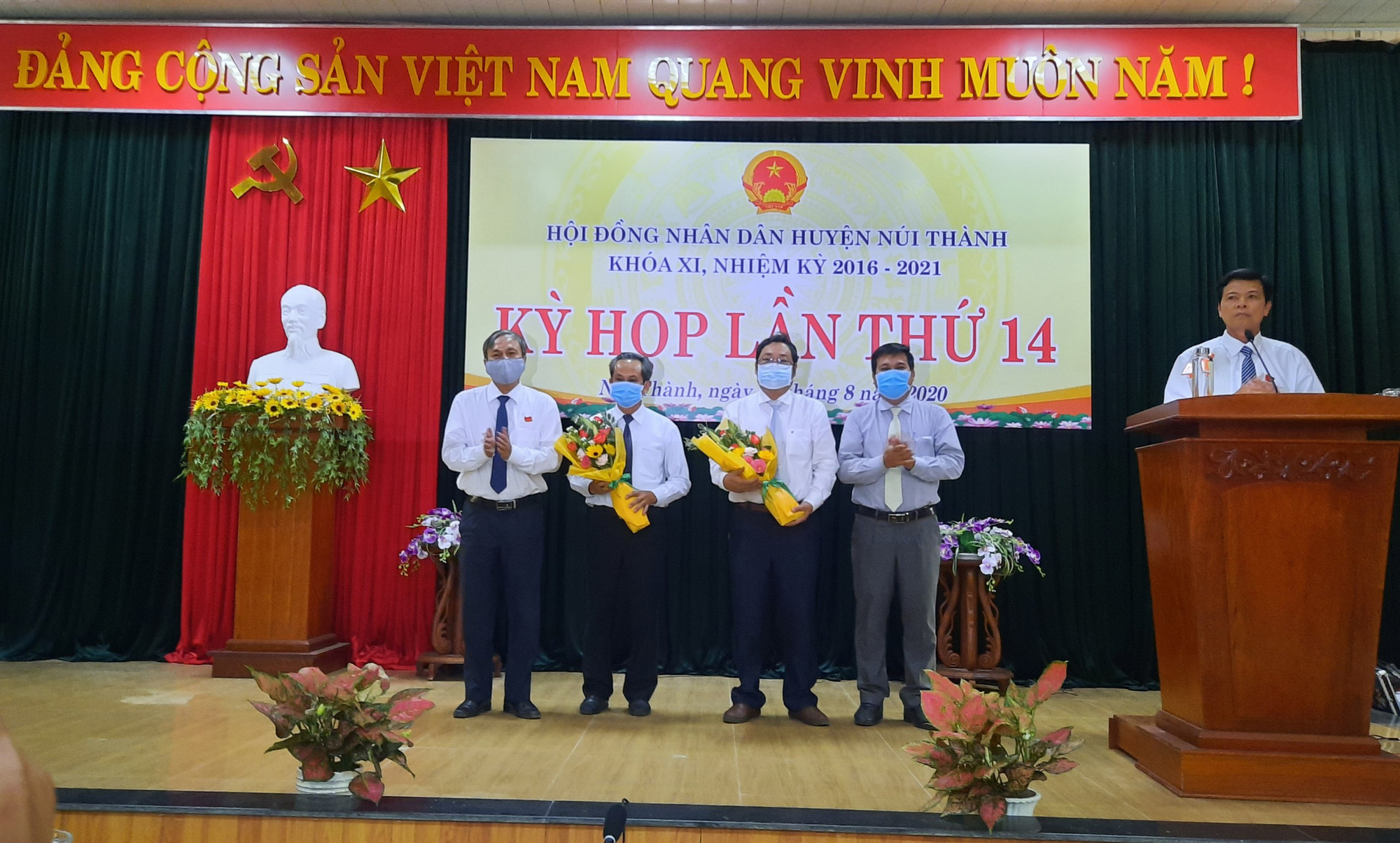 Quảng Nam: Ông Lê Văn Sinh được bầu làm Chủ tịch UBND huyện Núi Thành - Ảnh 1.