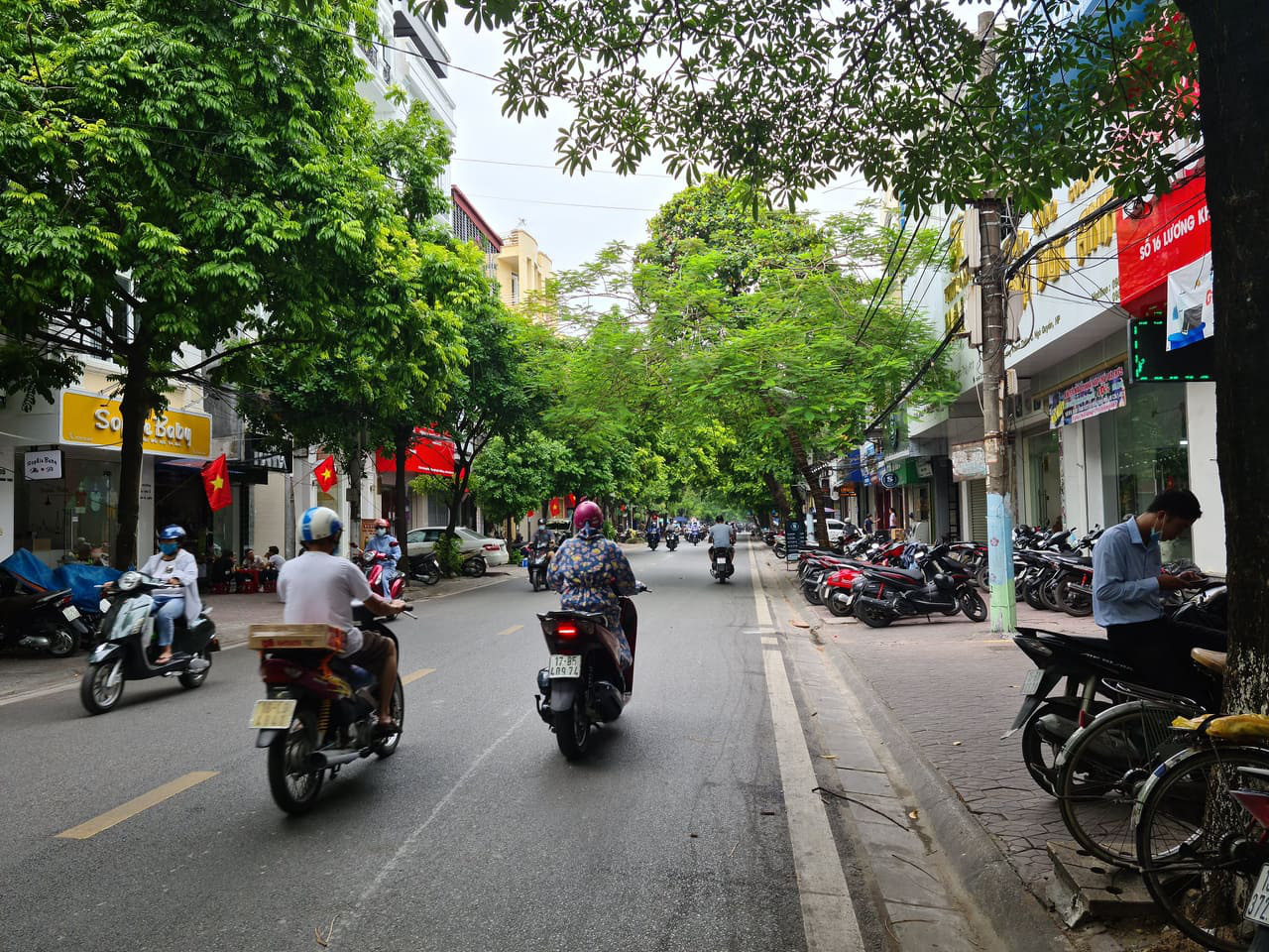 Hải Phòng: Yêu cầu xác minh, làm rõ việc cọc sắt chôn dày đặc trên phố gây nguy hiểm cho người dân - Ảnh 3.