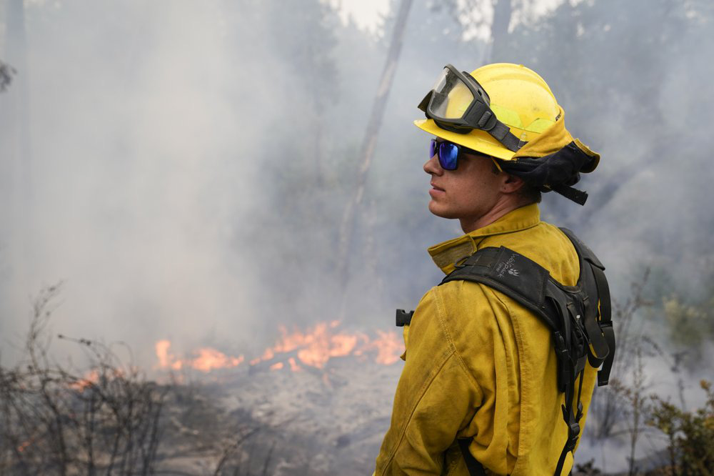 Ba cụm cháy lớn phá hủy hơn 1.000 căn nhà ở California - Ảnh 5.