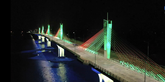 Quảng Ngãi: Đêm về trên cầu dây văng 2.300 tỷ duy nhất nối bờ sông Trà  - Ảnh 10.