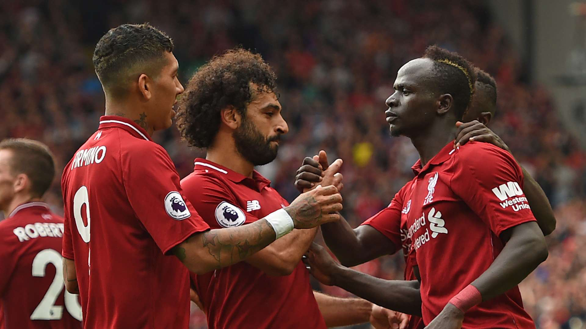 Bộ ba tấn công Firmino - Salah - Mane hứa hẹn gây ra nhiều khó khăn cho hàng thủ Arsenal.