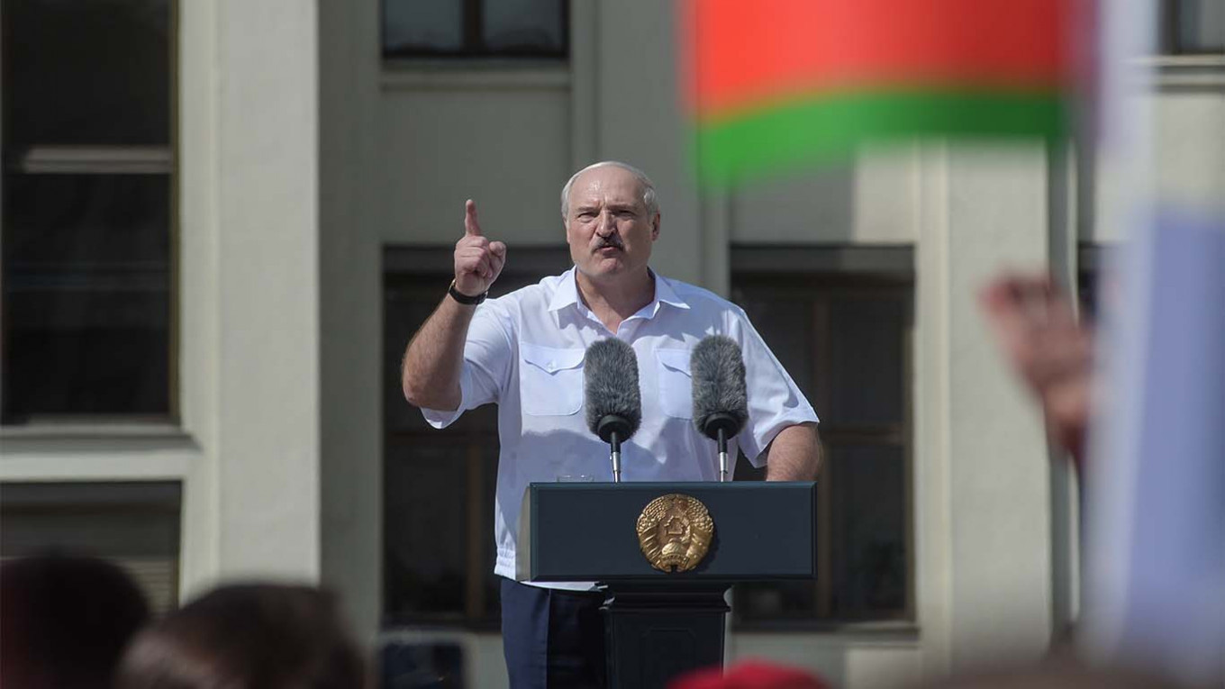 Lukashenko: 18 máy bay Mỹ có thể mang theo vũ khí hạt nhân đang bố trí cách Belarus 20 phút - Ảnh 2.
