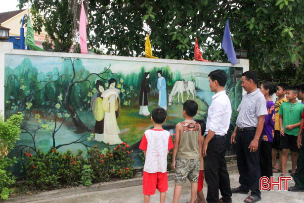 Hà Tĩnh: Độc đáo ngôi làng mỗi ngày dân "mở cửa đã thấy nàng Kiều”