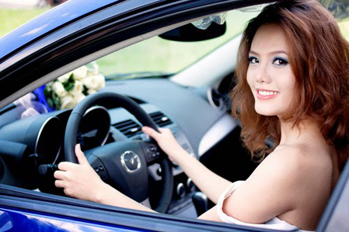 Hãy để các phụ nữ thể hiện khả năng lái xe tuyệt vời của mình và chinh phục nhiều cuộc thi lái xe ô tô trên toàn thế giới. Đừng bỏ lỡ hình ảnh về những nữ tài xế đầy năng lượng và sự kiên định.