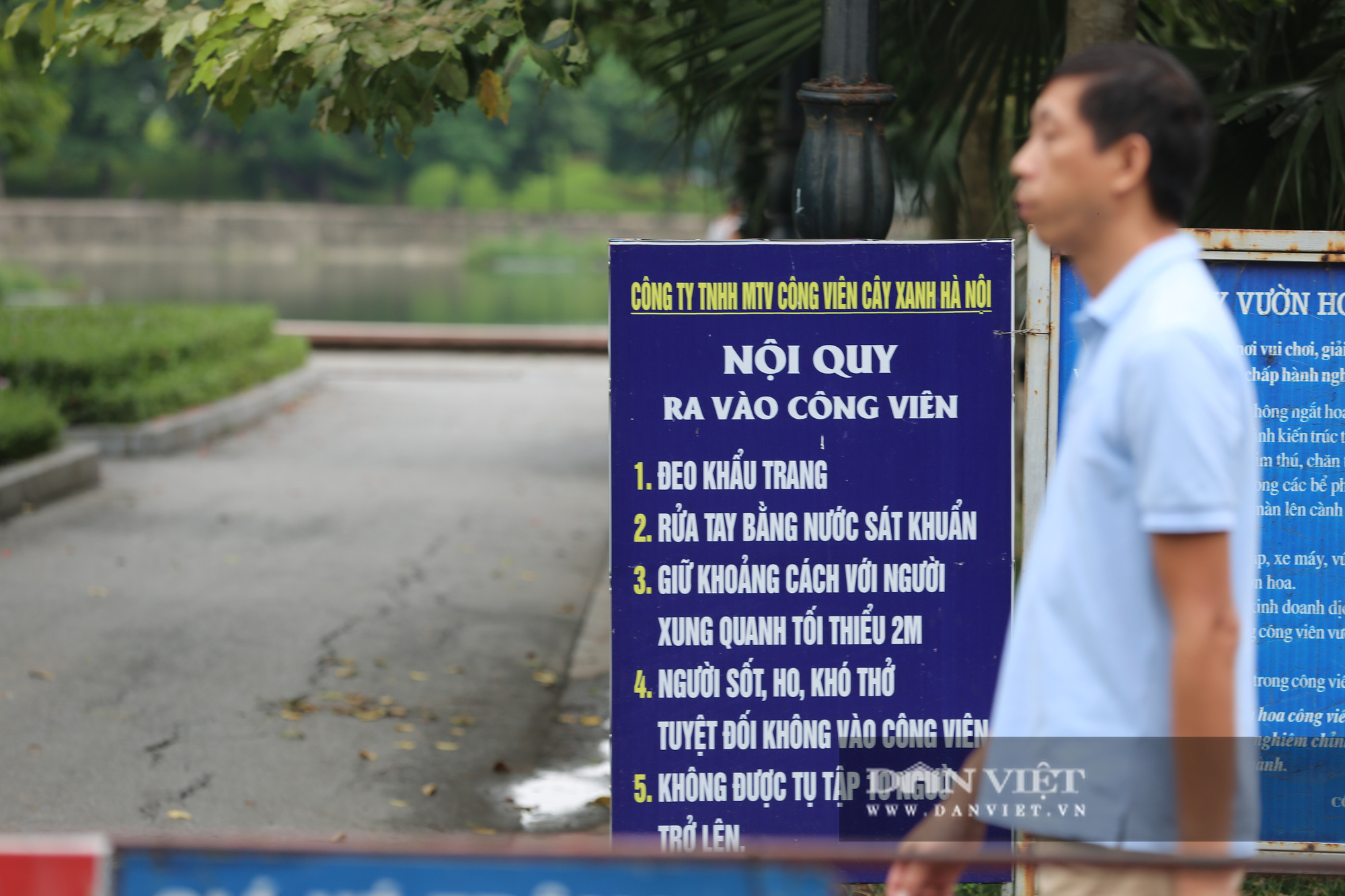 Hà Nội: Nhiều người dân vẫn không đeo khẩu trang tại nơi công cộng - Ảnh 1.