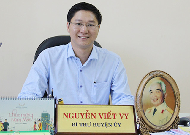 Quảng Ngãi: Bí thư Huyện ủy trẻ nhất tỉnh tái đắc cử chức vụ đương nhiệm  - Ảnh 2.