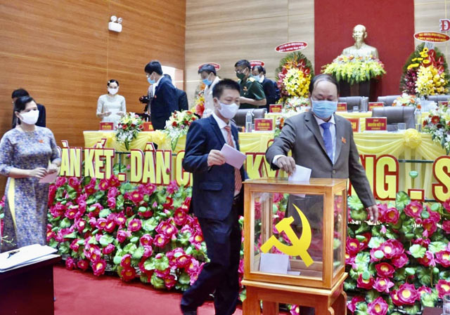 Quảng Ngãi: Bí thư Huyện ủy trẻ nhất tỉnh tái đắc cử chức vụ đương nhiệm  - Ảnh 1.