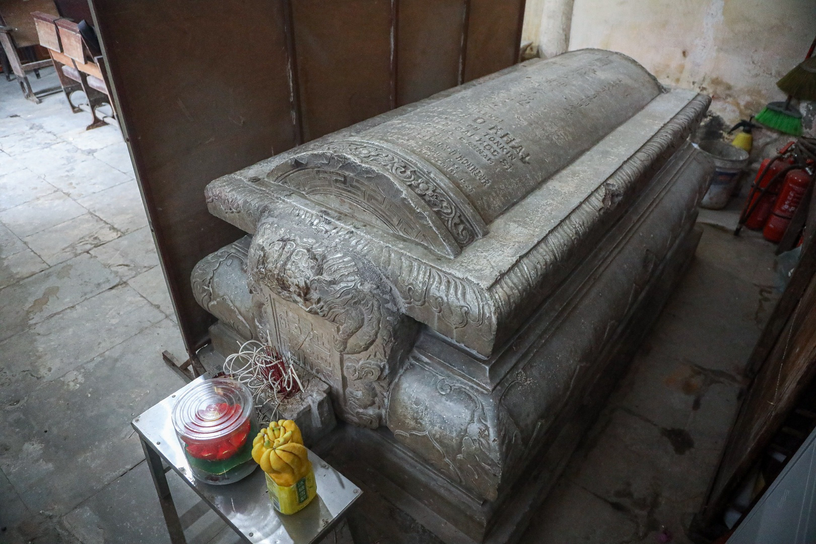 &quot;Đột nhập&quot; bên trong lăng mộ đá cổ 100 tuổi giữa lòng Thủ đô Hà Nội - Ảnh 9.