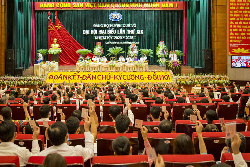 Bắc Ninh: Ông Lê Hồng Phúc tái cử chức vụ Bí thư Huyện ủy Quế Võ - Ảnh 3.