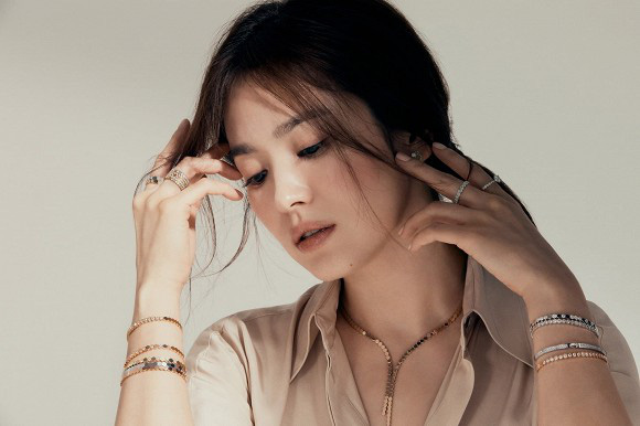 Song Hye Kyo quyến rũ &quot;gây mê&quot; trong bộ ảnh mới chuẩn đẳng cấp &quot;đại mỹ nhân&quot; không thuộc về ai - Ảnh 3.