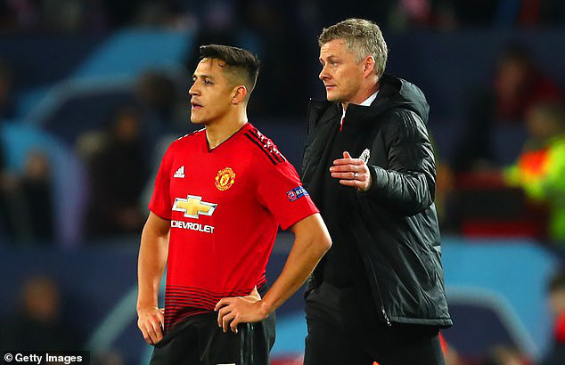 M.U vào tứ kết Europa League, HLV Solskjaer báo tin cực vui về &quot;cục nợ&quot; Sanchez - Ảnh 1.