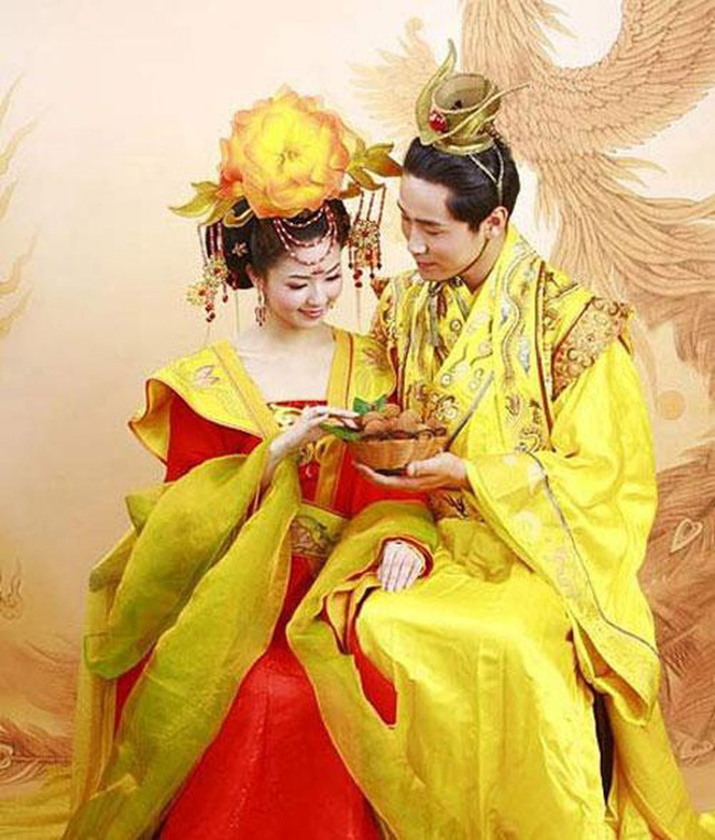 Vị Hoàng đế Trung Hoa có cuộc sống hôn nhân cực &quot;lạ&quot;: Suốt đời một vợ một chồng. - Ảnh 2.