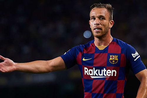 Arthur từ chối luyện tập cùng Barca.