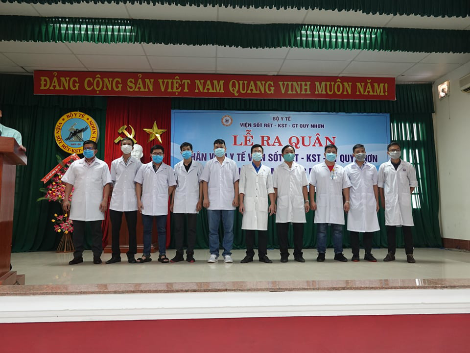 Sau Đà Nẵng, Bình Định tiếp tục chi viện 10 y bác sĩ đến Quảng Nam dập dịch Covid-19 - Ảnh 1.