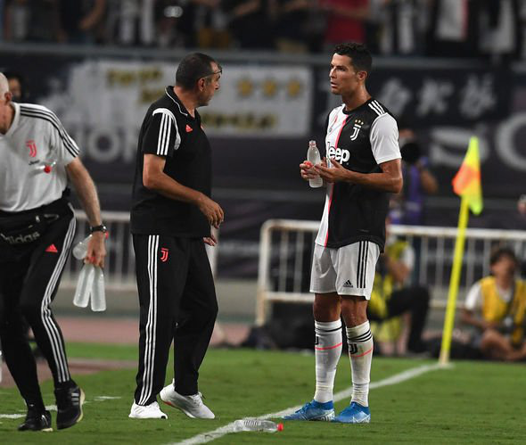 Cristiano Ronaldo &quot;dàn dựng kịch bản&quot; khiến Juve sa thải HLV Sarri? - Ảnh 2.