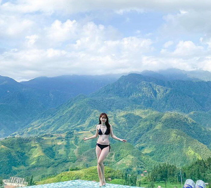 Bạn gái Quang Hải mặc bikini, khoe chân dài và nóng bỏng đốn tim fan hâm mộ - Ảnh 1.