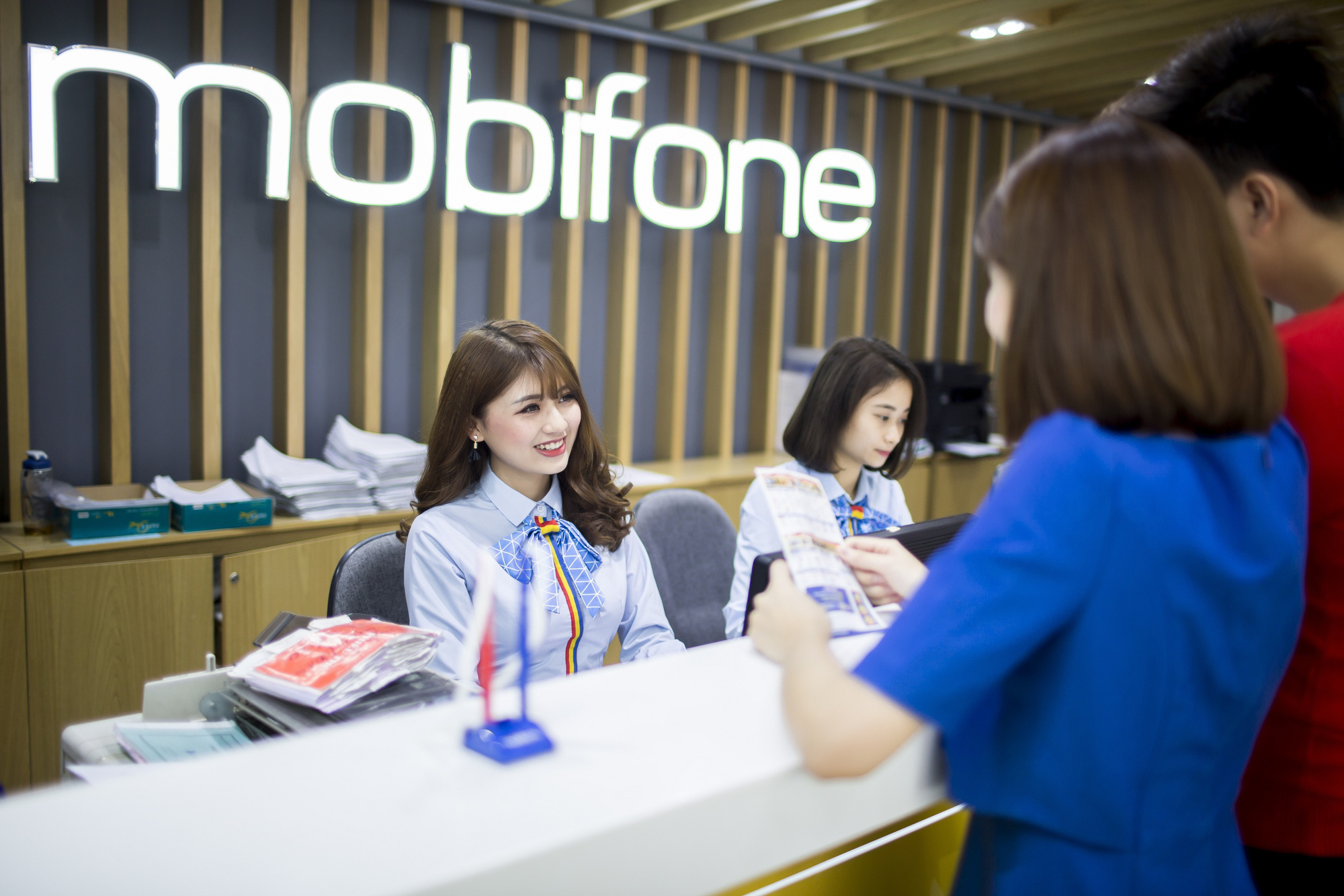 MobiFone được bình chọn vào top 500 doanh nghiệp có lợi nhuận tốt nhất năm 2020 - Ảnh 1.