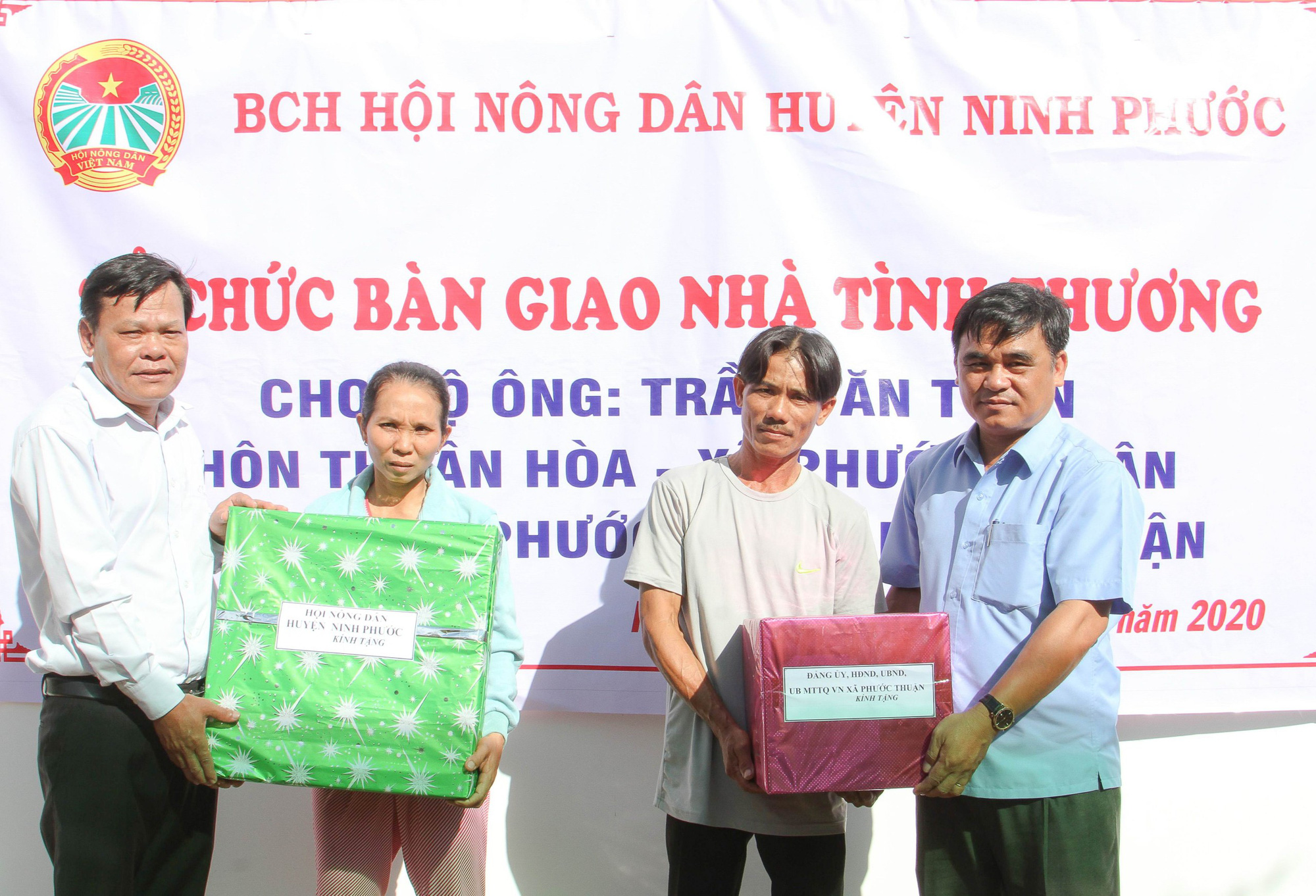 Ninh Thuận: Trao tặng nhà tình thương cho hội viên nông dân nghèo - Ảnh 1.