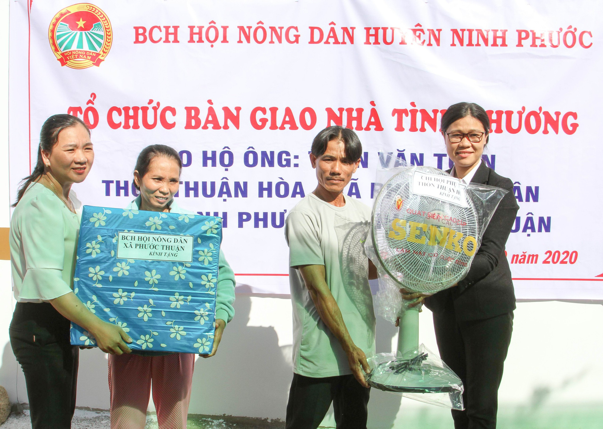 Ninh Thuận: Trao tặng nhà tình thương cho hội viên nông dân nghèo - Ảnh 2.